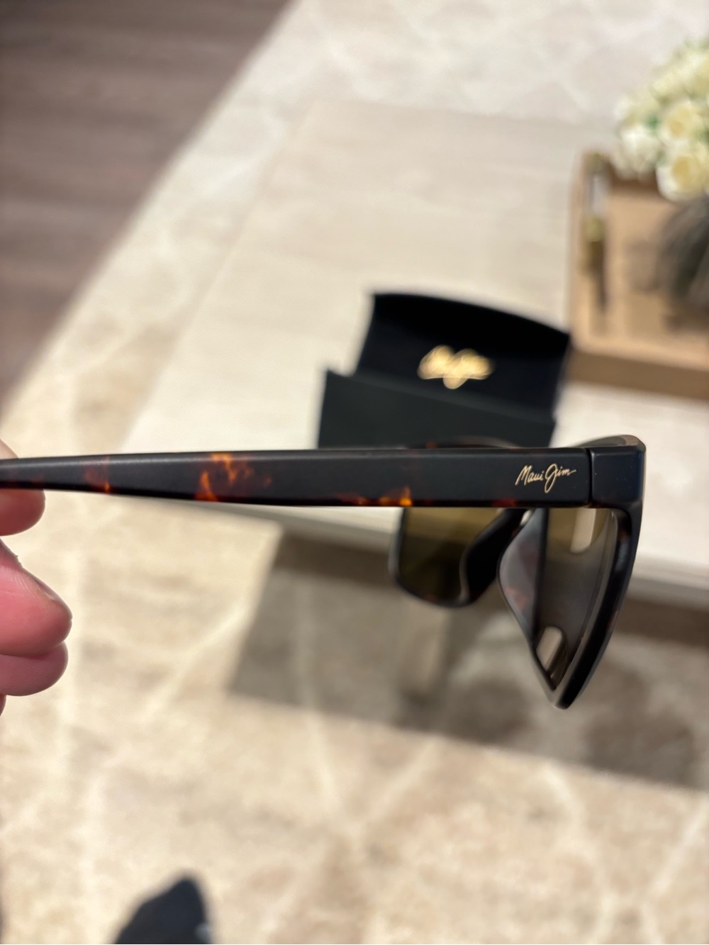 Maui Jim Black Sunglasses Case with Copper Logo - Picture 4 of 6